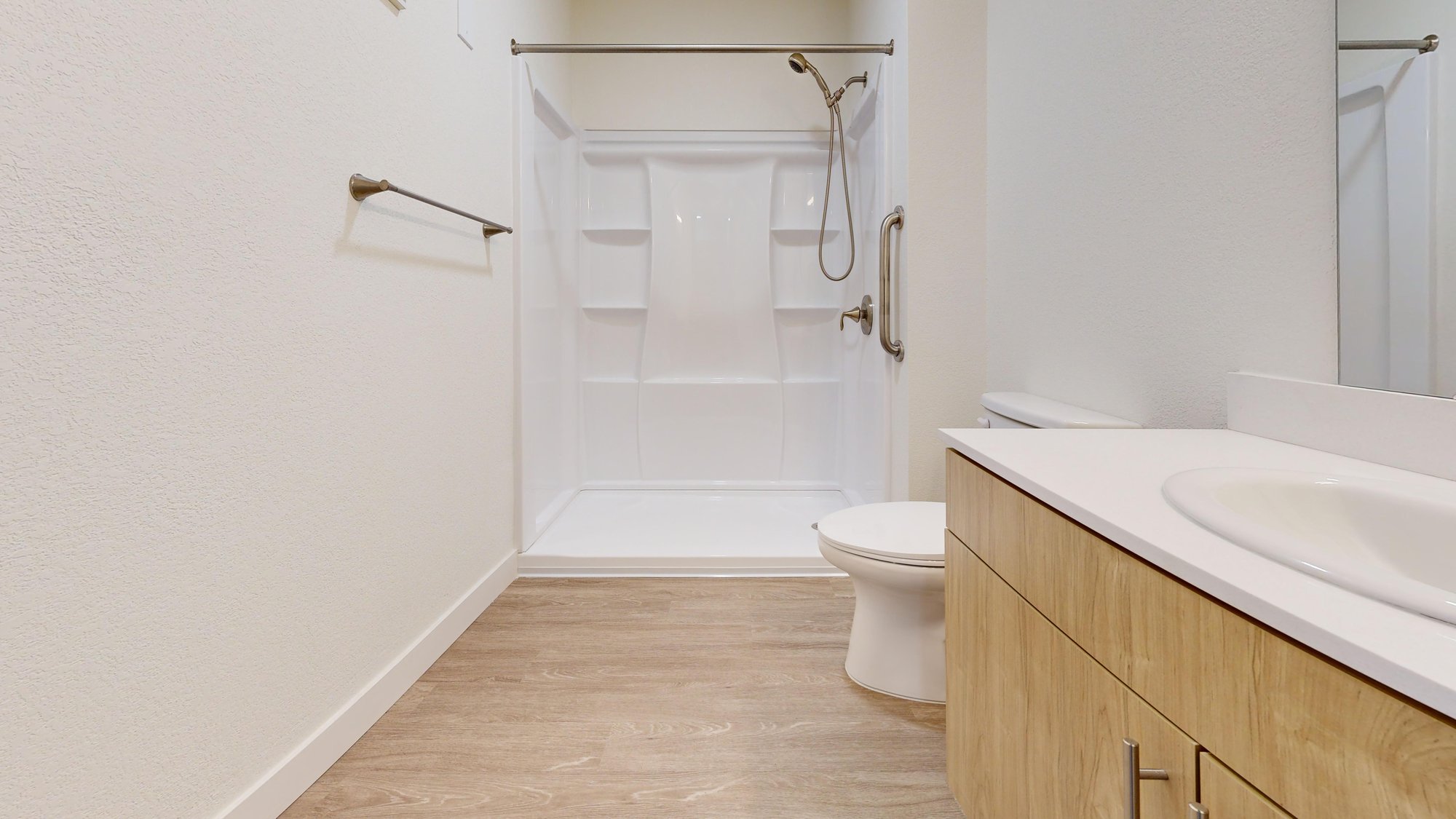 Provincial-Chico-IL-1-bed-561-sqft-Bathroom-1