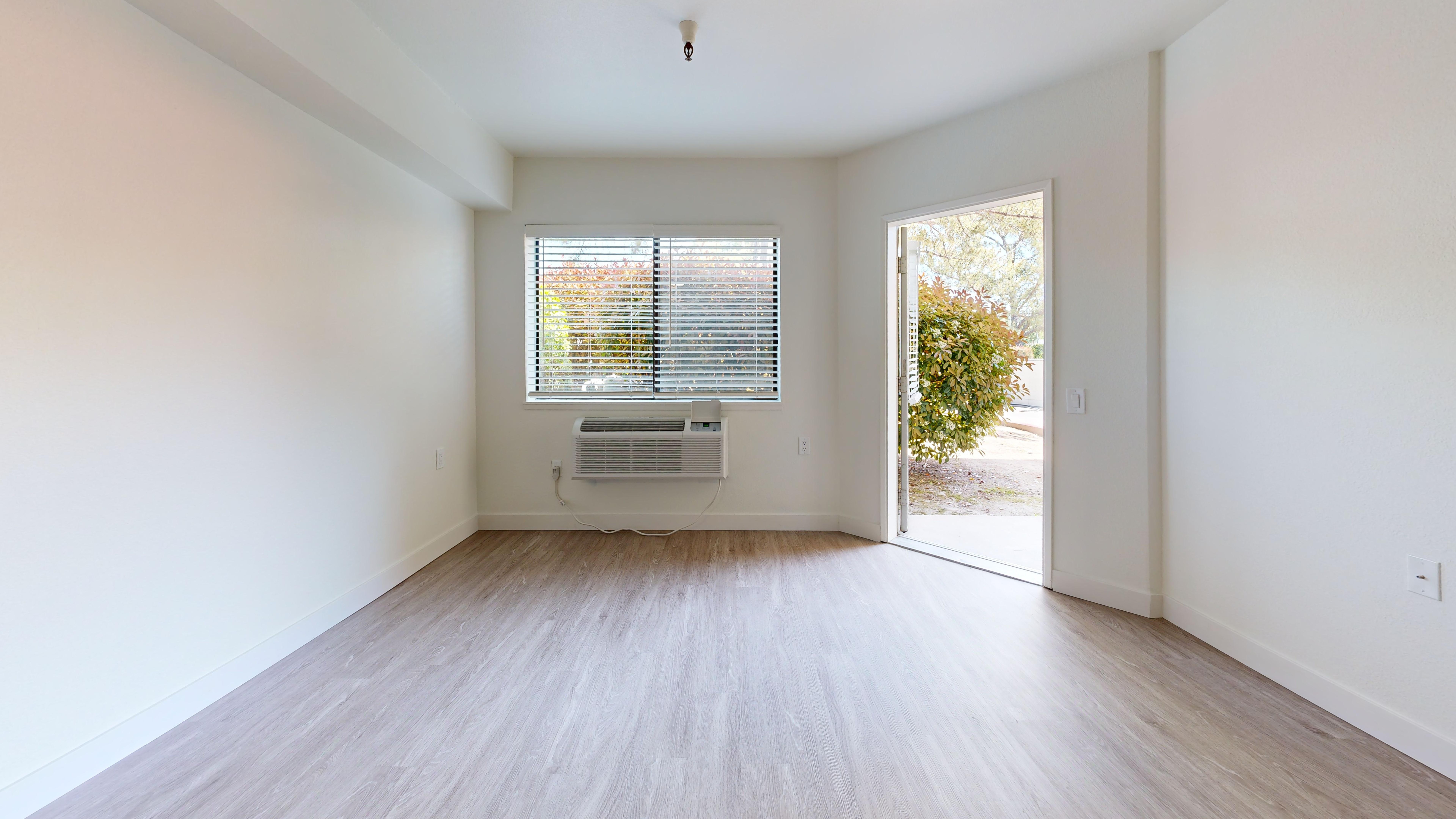 Provincial-Chico-IL-1-bed-561-sqft-Living-Room